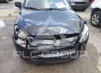 2017 Toyota YARIS фото
