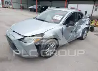 2017 Toyota YARIS фото