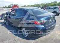 2017 Toyota YARIS фото