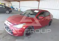 2017 Toyota YARIS фото