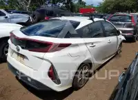 2017 Toyota PRIUS photo