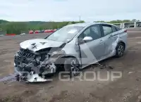 2017 Toyota PRIUS photo