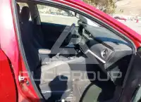 2017 Toyota COROLLA фото