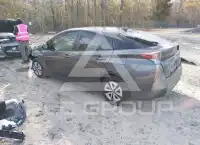 2017 Toyota PRIUS photo