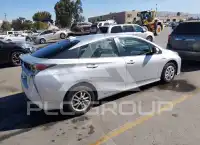 2017 Toyota PRIUS photo