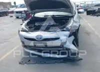 2017 Toyota PRIUS photo