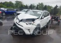 2017 Toyota RAV4 фото