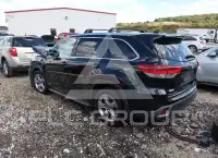 2017 Toyota Highlander photo