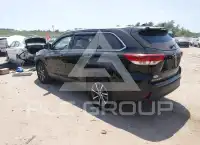 2017 Toyota Highlander photo