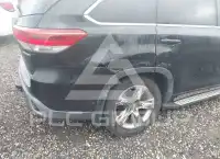 2017 Toyota Highlander photo
