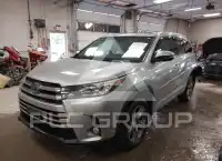 2017 Toyota Highlander photo