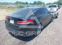 2017 KIA Optima photo