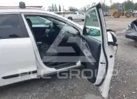 2017 KIA Niro photo