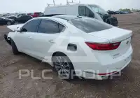 2017 KIA Cadenza photo