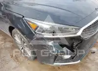 2017 KIA Cadenza photo