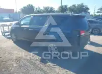2017 KIA Sedona фото