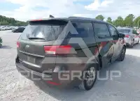 2017 KIA Sedona photo