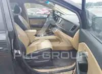 2017 KIA Sedona фото