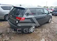2017 KIA Sedona photo