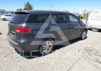 2017 KIA Sedona фото