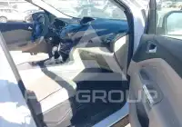 2017 Ford ESCAPE photo