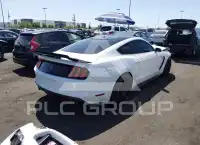 2017 Ford MUSTANG photo
