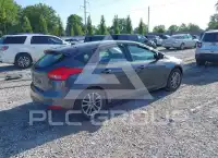 2017 Ford FOCUS фото
