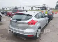 2017 Ford FOCUS фото