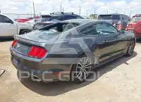 2017 Ford MUSTANG photo