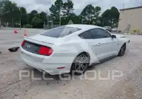 2017 Ford MUSTANG photo