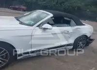 2017 Ford MUSTANG photo