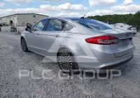 2017 Ford FUSION фото