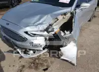 2017 Ford FUSION фото