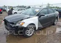 2017 Ford FUSION фото
