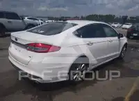 2017 Ford FUSION фото
