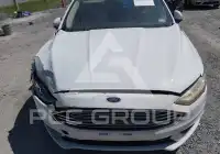 2017 Ford FUSION photo