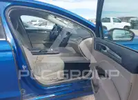 2017 Ford FUSION photo