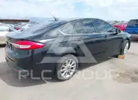 2017 Ford FUSION photo