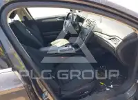 2017 Ford FUSION фото