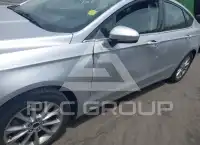 2017 Ford FUSION фото
