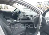 2017 Ford FUSION фото