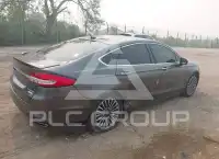 2017 Ford FUSION фото