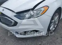 2017 Ford FUSION фото