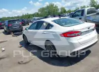 2017 Ford FUSION фото