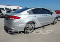 2017 Ford FUSION фото