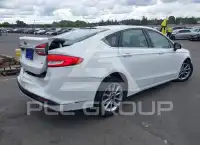 2017 Ford FUSION фото