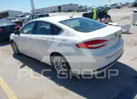 2017 Ford FUSION photo