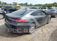 2017 Ford FUSION фото
