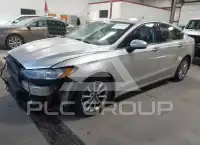 2017 Ford FUSION фото