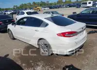 2017 Ford FUSION photo